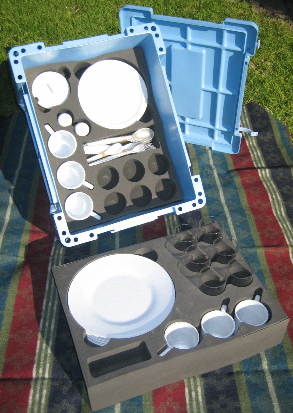 Picnic-Box-Packaging-foam-routed
